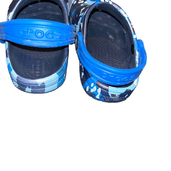 Kids CROCS Classic Camo Clog Blue toddler size 9 child - Picture 3 of 4